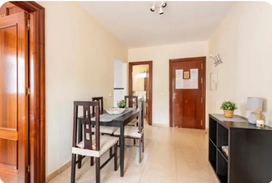 Apartamento En Primera Linea De Playa El Palo 말라가 아파트